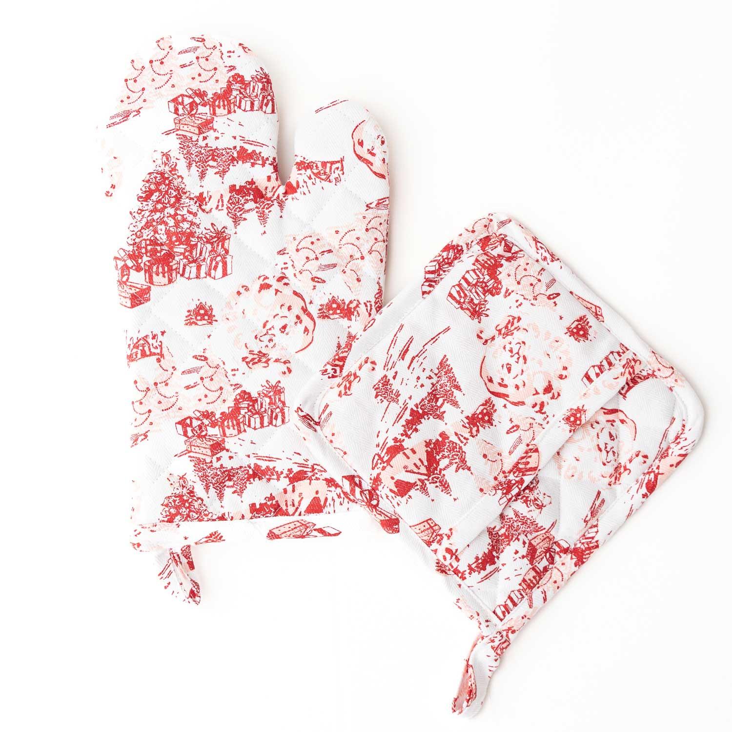 8 Oak Lane Santa Toile Oven Mitt Set