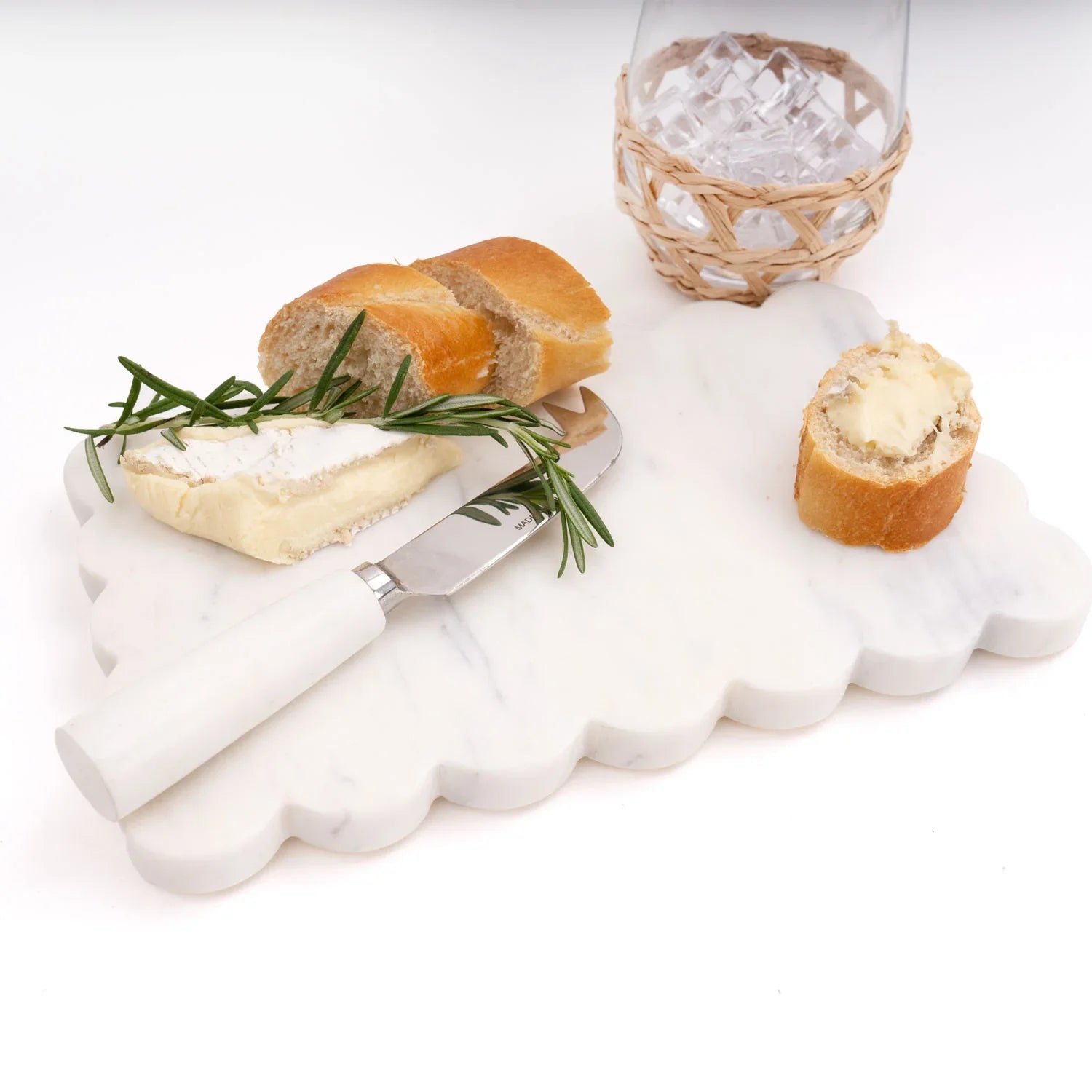 8 Oak Lane Scalloped Marble Cheese Board with Knife