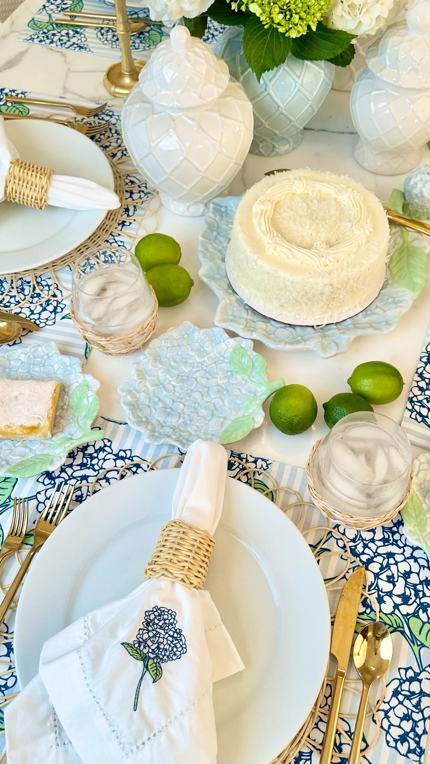 8 Oak Lane Hydrangea Dish